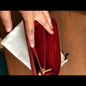 Cuyana classic zip wallet red